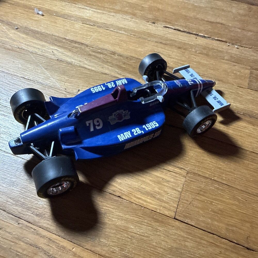 1995 Indianapolis 500 79th Running Event Car 1:24 Die-Cast Racing Champion - Picture 4 of 9